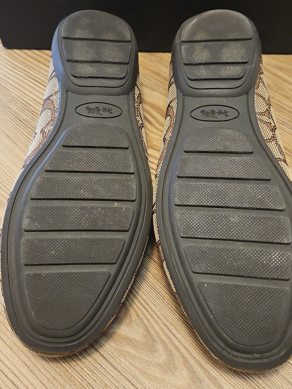 Coach Signature Canvas Loafers with Brown Leather Trim Womens Size 7.5B - Picture 3 of 4